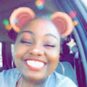 Meet your Posher, Simone